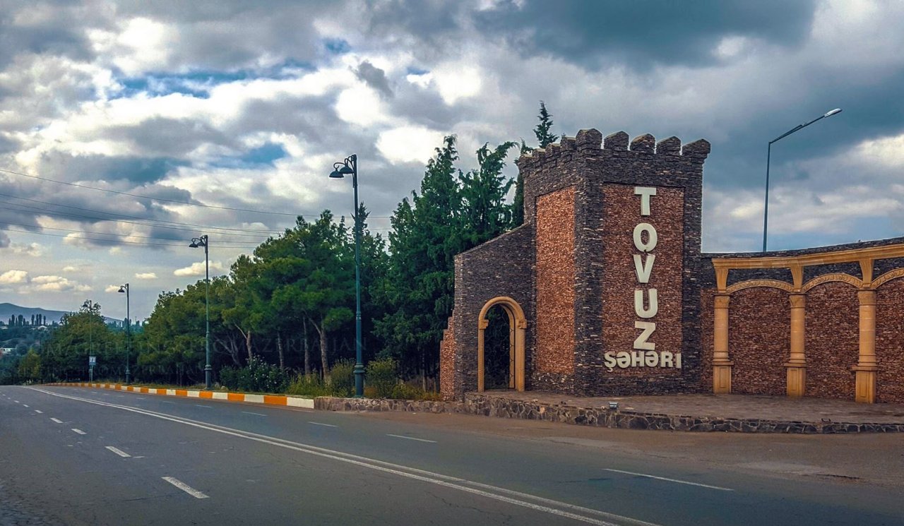 Tovuzda qadın ərini BIÇAQLADI 