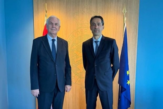 Diplomat Niderlandı Bakı ilə İrəvan arasında sülh prosesinə töhfə verməyə çağırdı