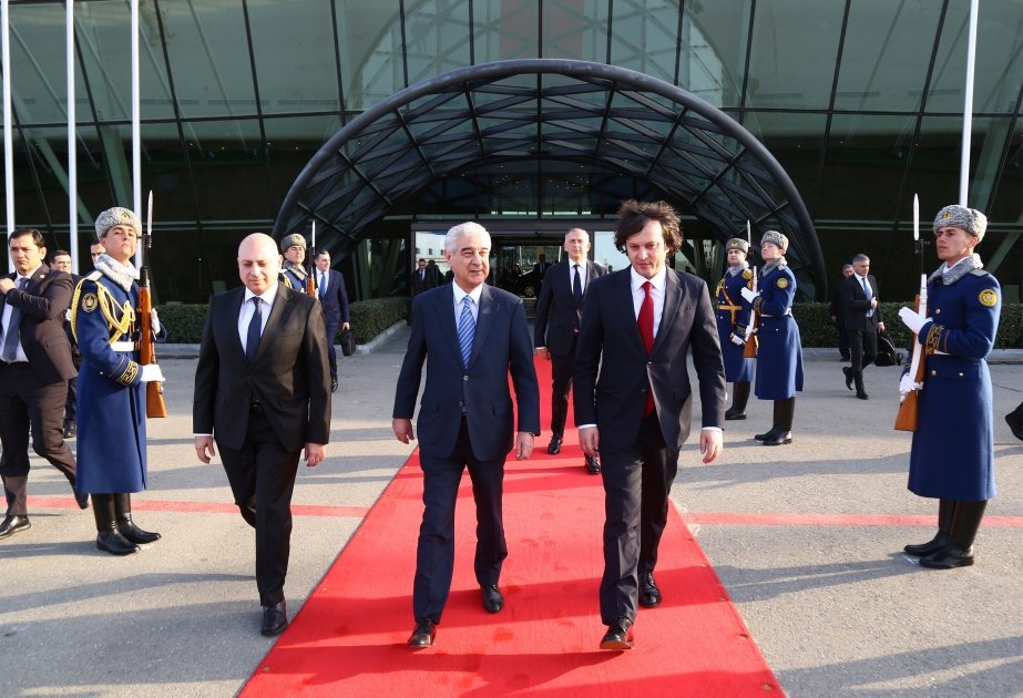 İrakli Kobaxidzenin Azərbaycana rəsmi səfəri başa çatıb