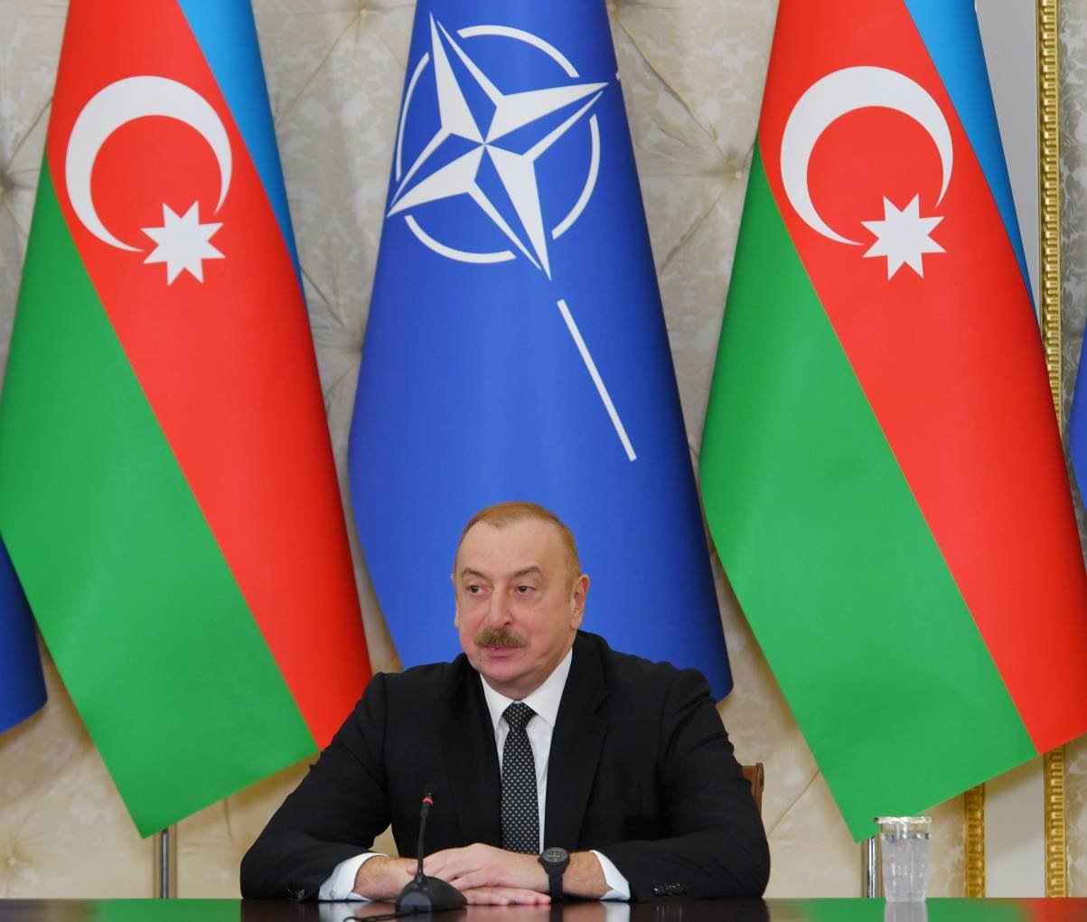 İlham Əliyev və Yens Stoltenberq mətbuata bəyanatla çıxış ediblər - FOTO - foto 5