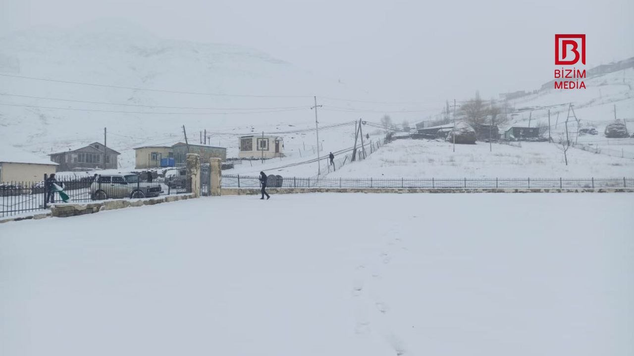 Torpaq çərşənbəsində Xınalıq ağ libasa büründü – FOTO/VİDEO - foto 1