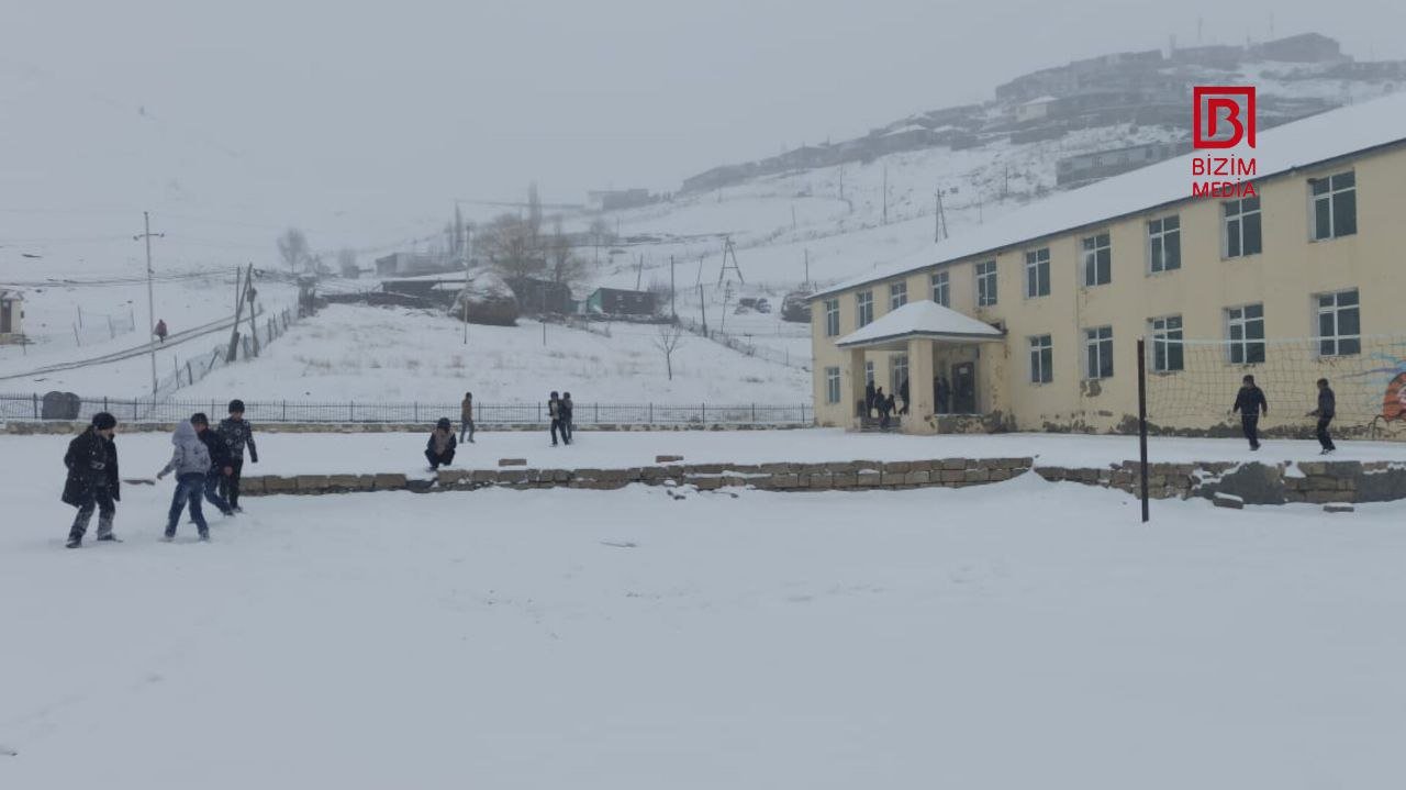 Torpaq çərşənbəsində Xınalıq ağ libasa büründü – FOTO/VİDEO