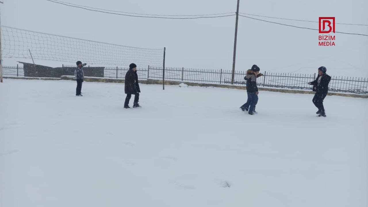 Torpaq çərşənbəsində Xınalıq ağ libasa büründü – FOTO/VİDEO - foto 10
