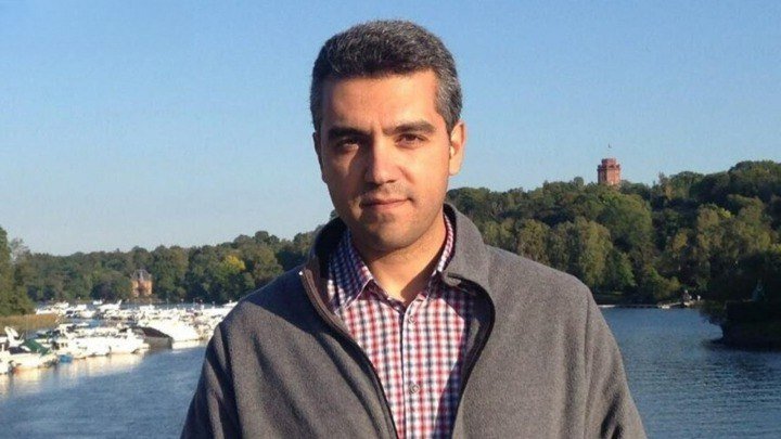 Cənubi azərbaycanlı politoloq: “İran ermənilərin xətrinə şeytanla da əməkdaşlığa gedər” – ÖZƏL Cənubi azərbaycanlı politoloq: “İran ermənilərin xətrinə şeytanla da əməkdaşlığa gedər” – ÖZƏL