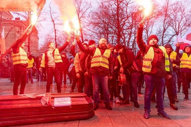 Polşada fermerlər genişmiqyaslı aksiyaya HAZIRLAŞIRLAR - FOTO/VİDEO - foto 2