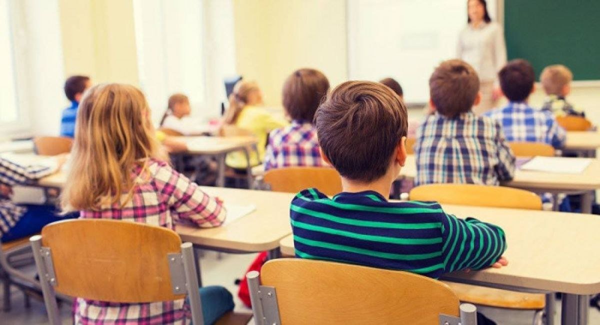 Gürcüstanda 5 məktəbdə şagirdlər təxliyə edildi Gürcüstanda 5 məktəbdə şagirdlər təxliyə edildi