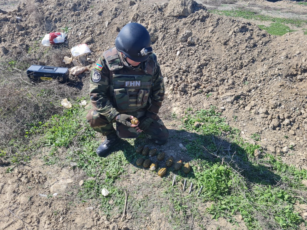 Xırdalanda 12 ədəd qumbara tapıldı – FOTO/VİDEO   - foto 2