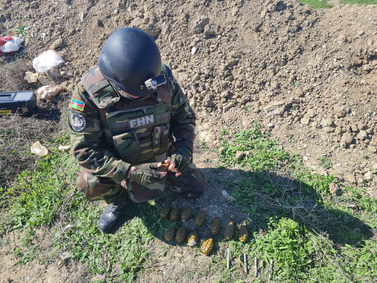 Xırdalanda 12 ədəd qumbara tapıldı – FOTO/VİDEO  