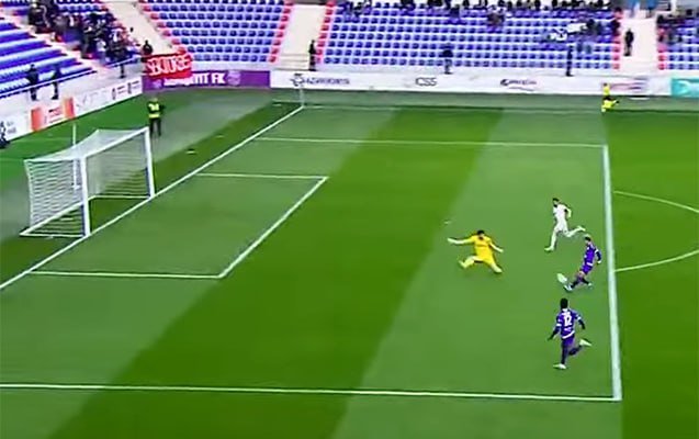 Azərbaycanda hakimdən biabırçı penalti qərarı - VİDEO