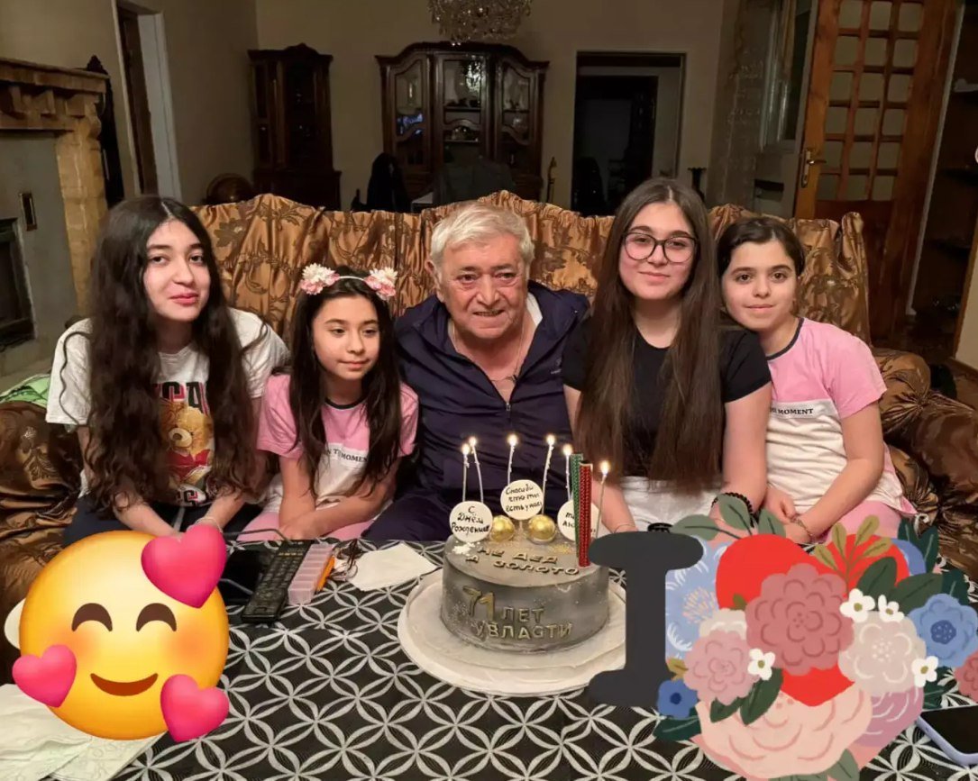 71 yaşını qeyd edən Aqil Abbasa nəvələrindən SÜRPRİZ - FOTO - foto 2