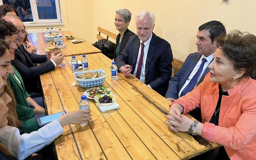 ABŞ səfiri iftar süfrəsinə qatılıb - FOTO