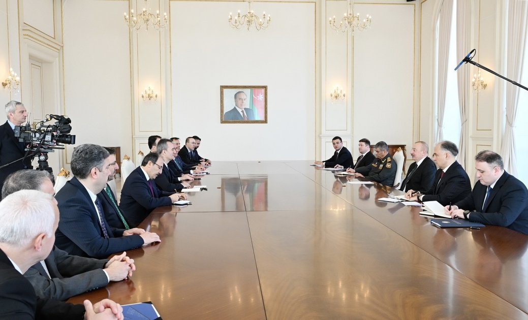 İlham Əliyev Türkiyə Prezident Administrasiyasının komitə sədrini qəbul edib - FOTO - foto 1