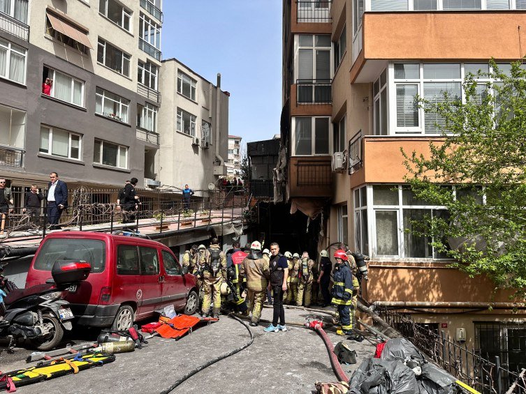 İstanbuldakı yanğında ölənlərin sayı 27-yə çatdı - YENİLƏNİB/FOTO/VİDEO  - foto 4