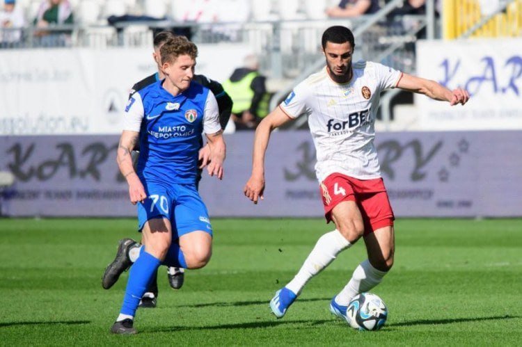 Polşada oynayan futbolçumuz “Neftçi”yə keçir?
