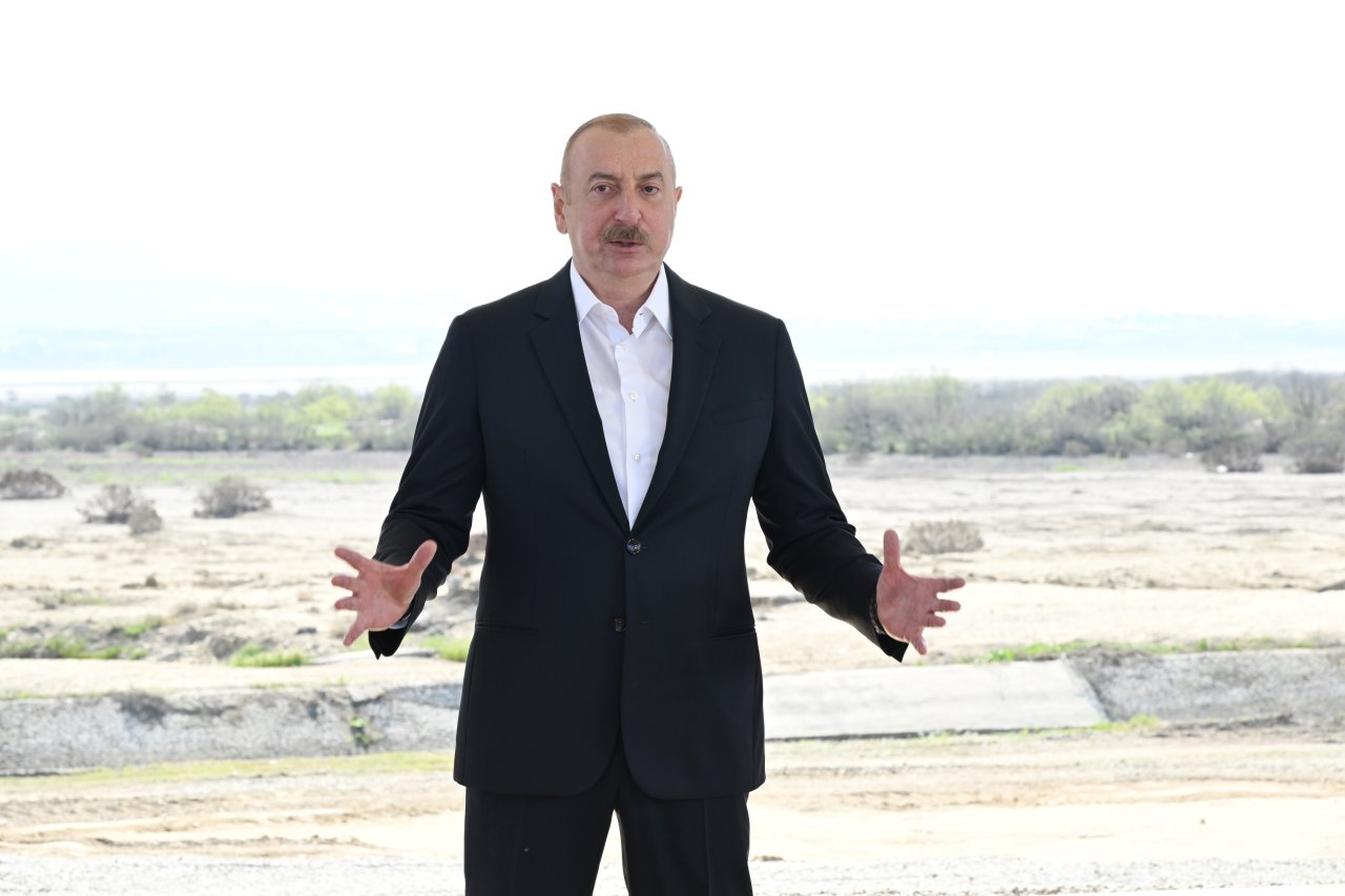 Prezident Şirvan suvarma kanalının təməlini qoydu - FOTO/VİDEO - foto 14