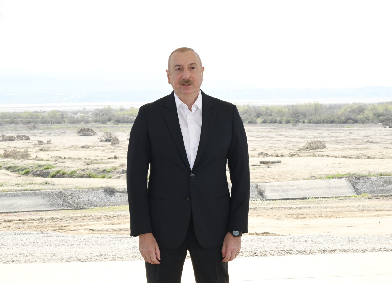 Prezident Şirvan suvarma kanalının təməlini qoydu - FOTO/VİDEO - foto 9