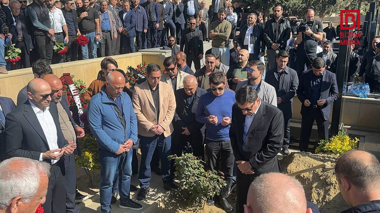 Hadi Rəcəblinin oğulları atalarının məzarı BAŞINDA – FOTO/VİDEO 