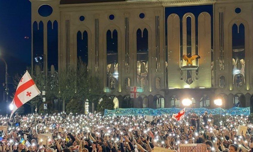 Tbilisidə “Avropaya hə, Rusiya qanunlarına yox” şüarları SƏSLƏNİR - ANBAAN VİDEO Tbilisidə “Avropaya hə, Rusiya qanunlarına yox” şüarları SƏSLƏNİR - ANBAAN VİDEO