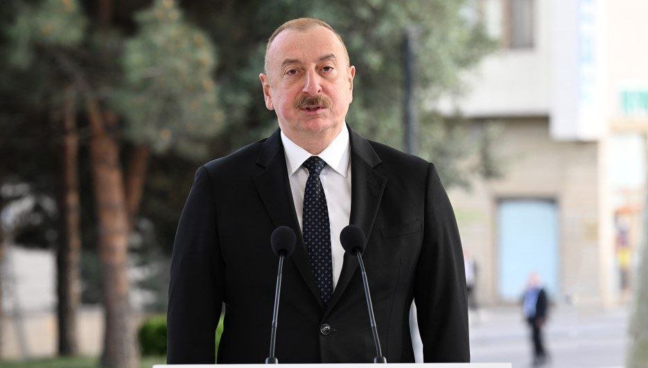 İlham Əliyev: “Çingiz Aytmatovun Bakıdakı abidəsi birliyimizin, dostluğumuzun rəmzinə çevriləcək”