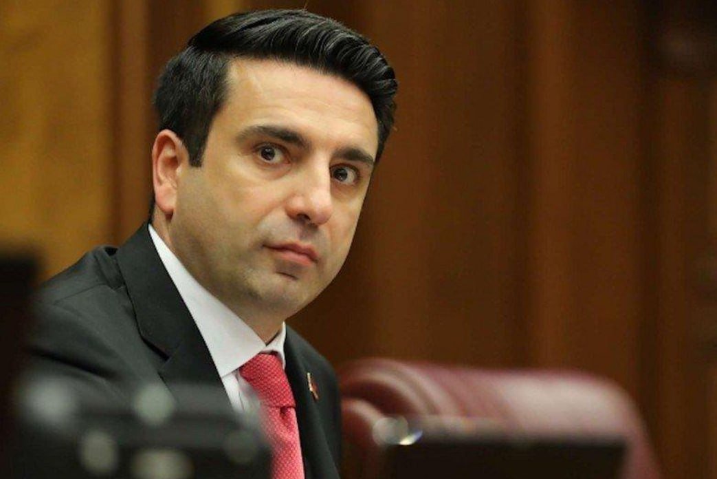 Alen Simonyan: 