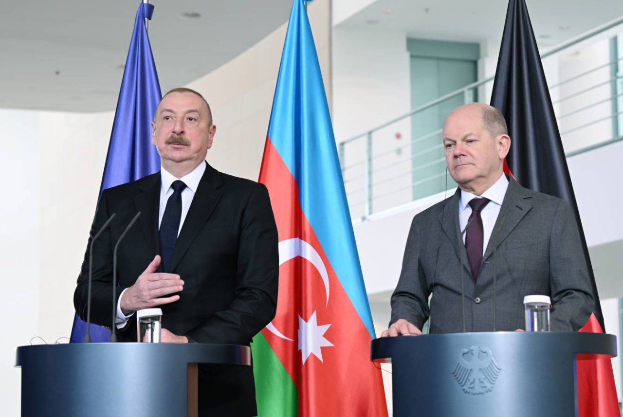 İlham Əliyev və Olaf Şolts birgə mətbuat konfransı keçiriblər – FOTO/VİDEO  - foto 8