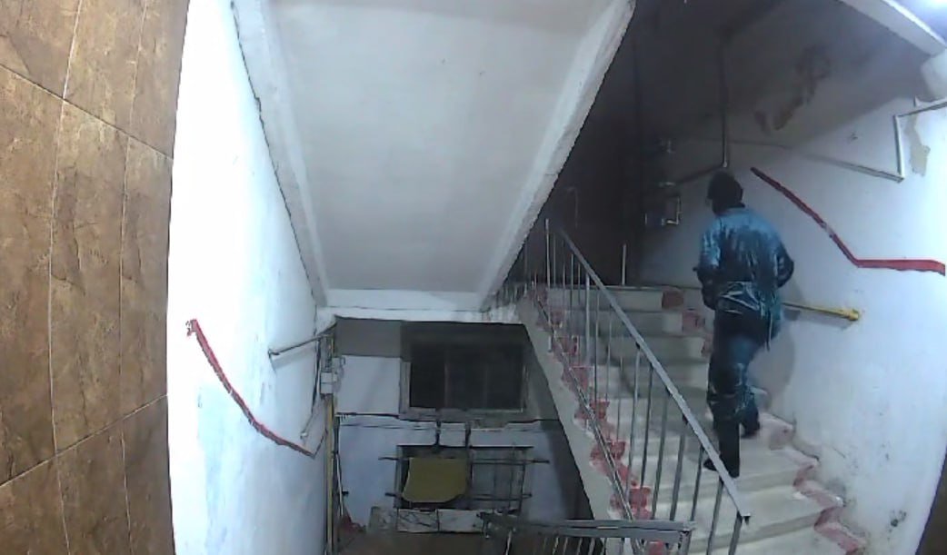 Mingəçevirdə gecələr insanlara qorxu yaşadan qadın kameraya düşdü – VİDEO Mingəçevirdə gecələr insanlara qorxu yaşadan qadın kameraya düşdü – VİDEO