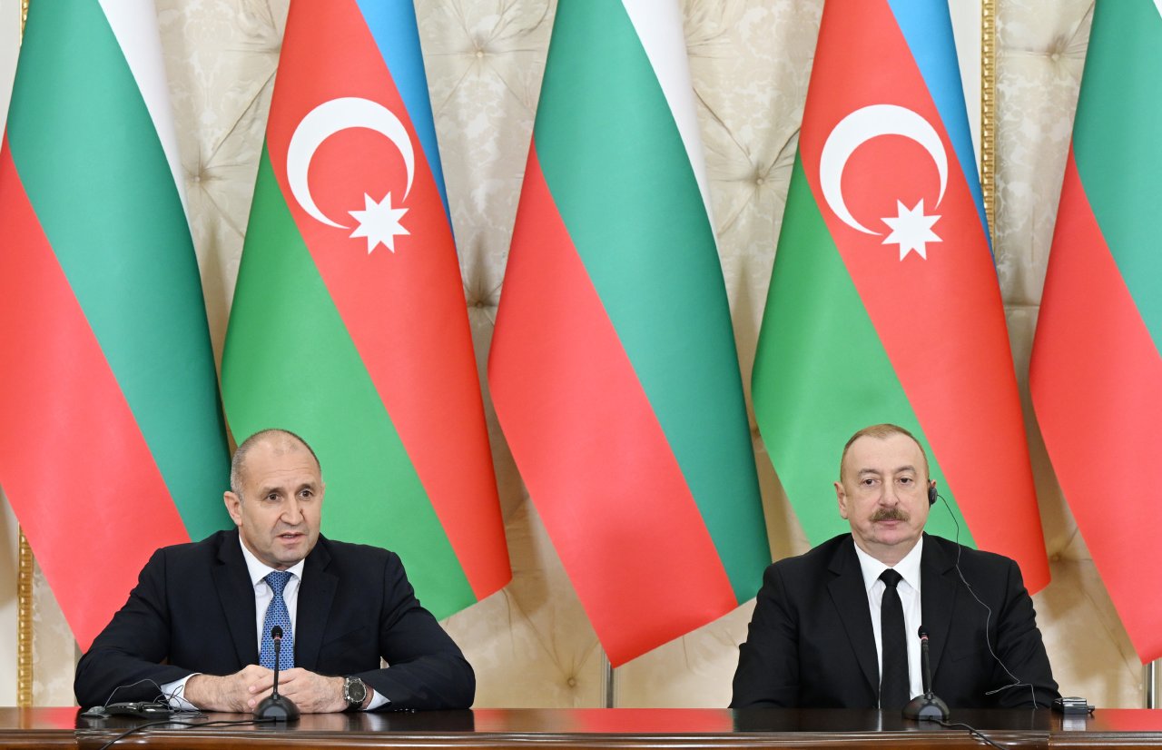 İlham Əliyev və Rumen Radev mətbuata bəyanatlarla çıxış ediblər - FOTO/VİDEO - foto 3