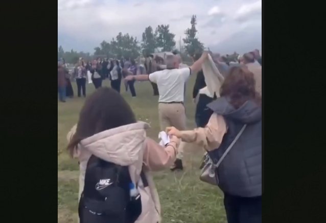 Şuşaya qovuşan sakinlər Cıdır düzündə - GÜNÜN VİDEOSU