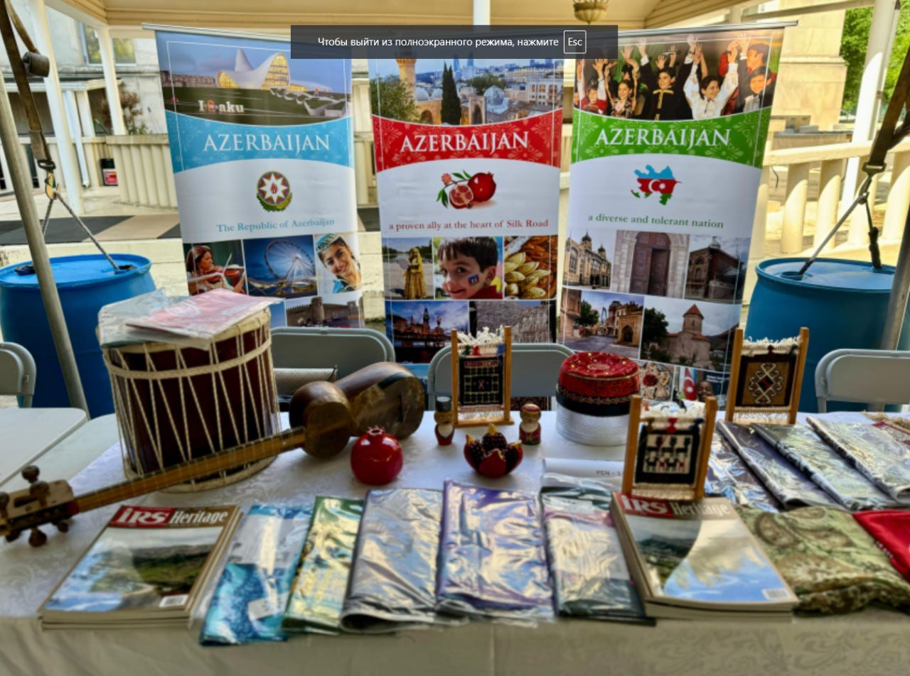 ABŞ-da Azərbaycan stendi: Kəlağayılar, kiçik xalçalar... - FOTO ABŞ-da Azərbaycan stendi: Kəlağayılar, kiçik xalçalar... - FOTO