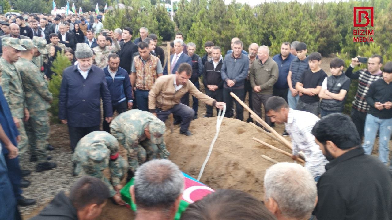 Birinci Qarabağ müharibəsinin daha iki şəhidi dəfn olundu – FOTO/VİDEO  - foto 7