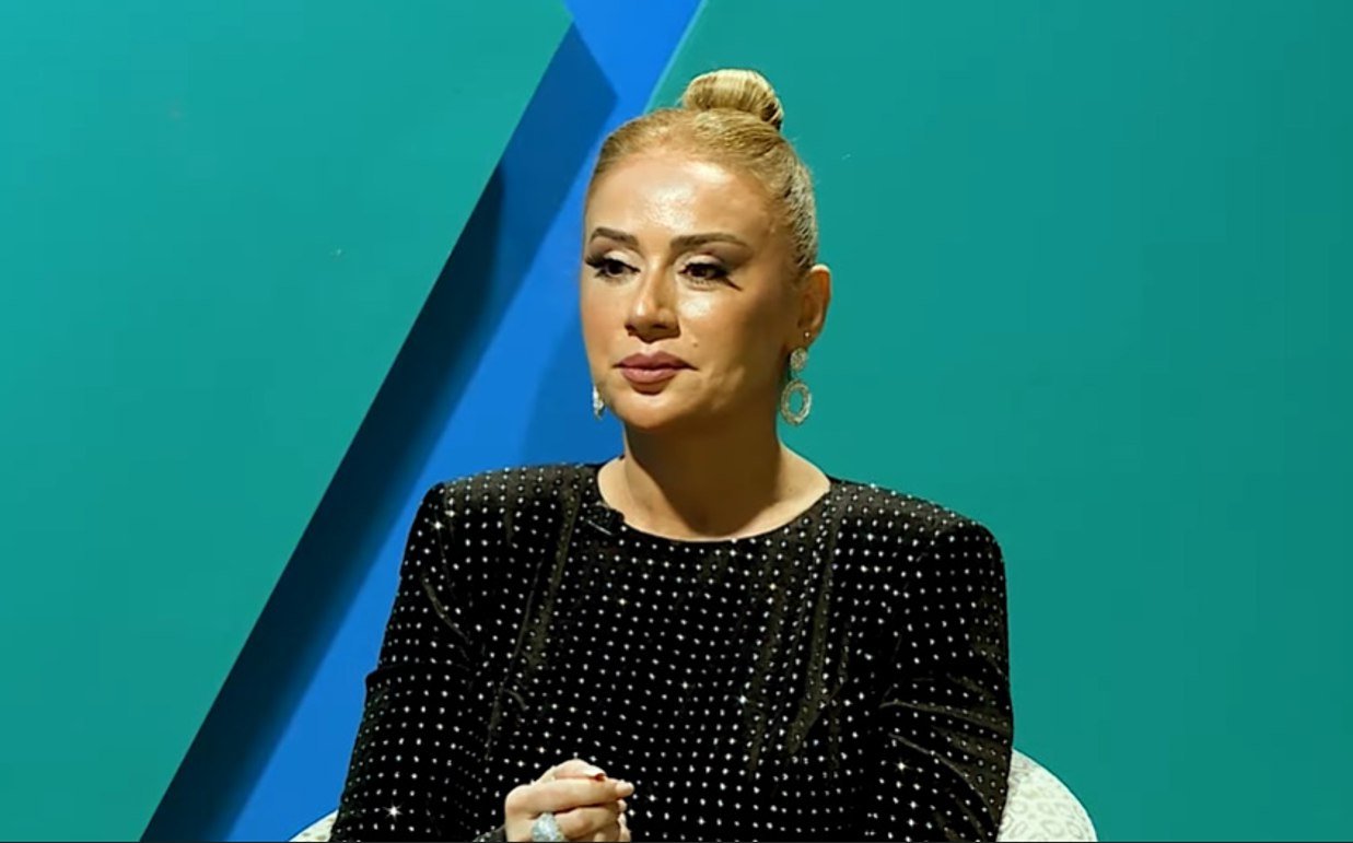 Roza Zərgərli: “Yazırlar ki, “qoca nənəsən, niyə soyunursan?”” – VİDEO Roza Zərgərli: “Yazırlar ki, “qoca nənəsən, niyə soyunursan?”” – VİDEO