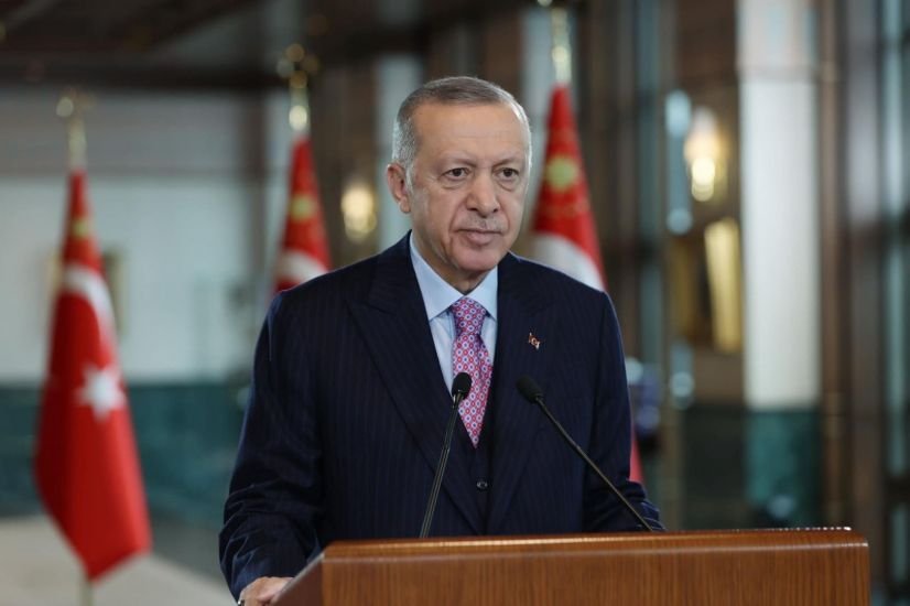 Ərdoğan: “Bakı-Tbilisi-Qars dəmir yolunun yenidən fəaliyyətə başlaması istiqamətində işlər gedir” Ərdoğan: “Bakı-Tbilisi-Qars dəmir yolunun yenidən fəaliyyətə başlaması istiqamətində işlər gedir”