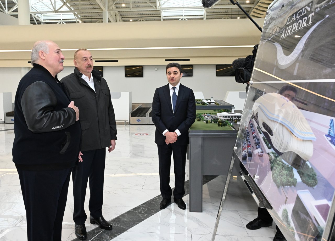 İlham Əliyev Aleksandr Lukaşenkonu Füzulidə qarşıladı – FOTO/VİDEO - foto 6