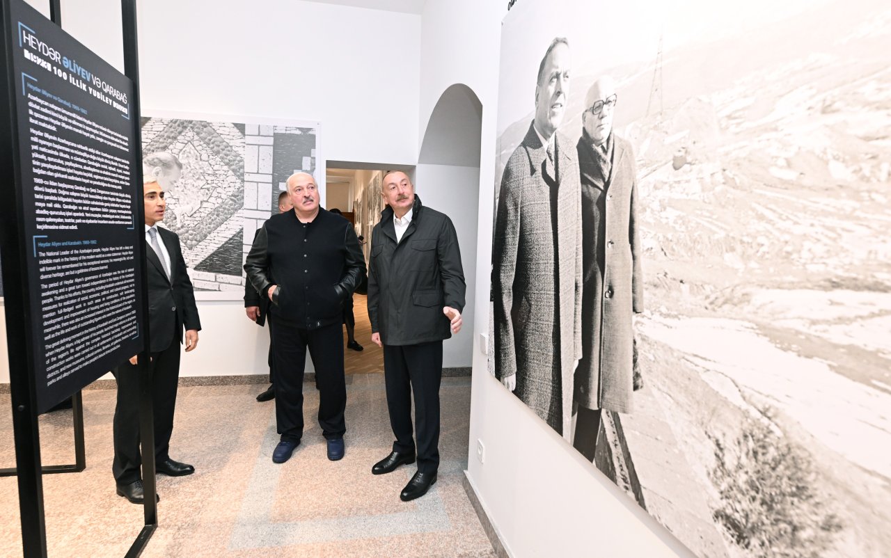 İlham Əliyev və Aleksandr Lukaşenko “Heydər Əliyev və Qarabağ” sərgisində - FOTO  