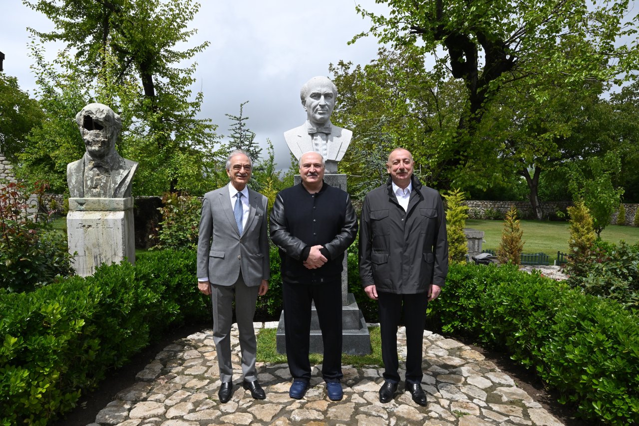 Azərbaycan və Belarus prezidentləri Şuşada Bülbülün ev-muzeyində - FOTO   