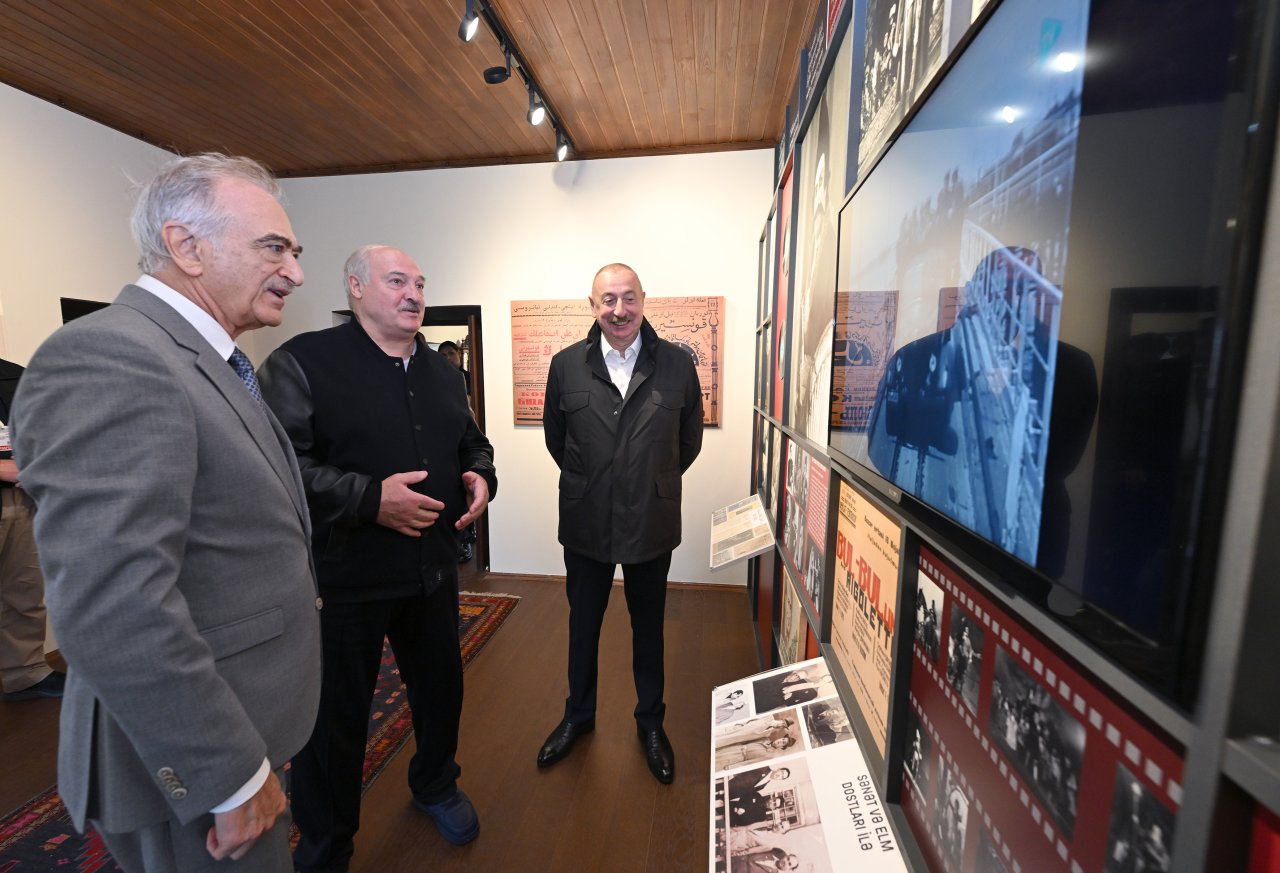 Azərbaycan və Belarus prezidentləri Şuşada Bülbülün ev-muzeyində - FOTO    - foto 1