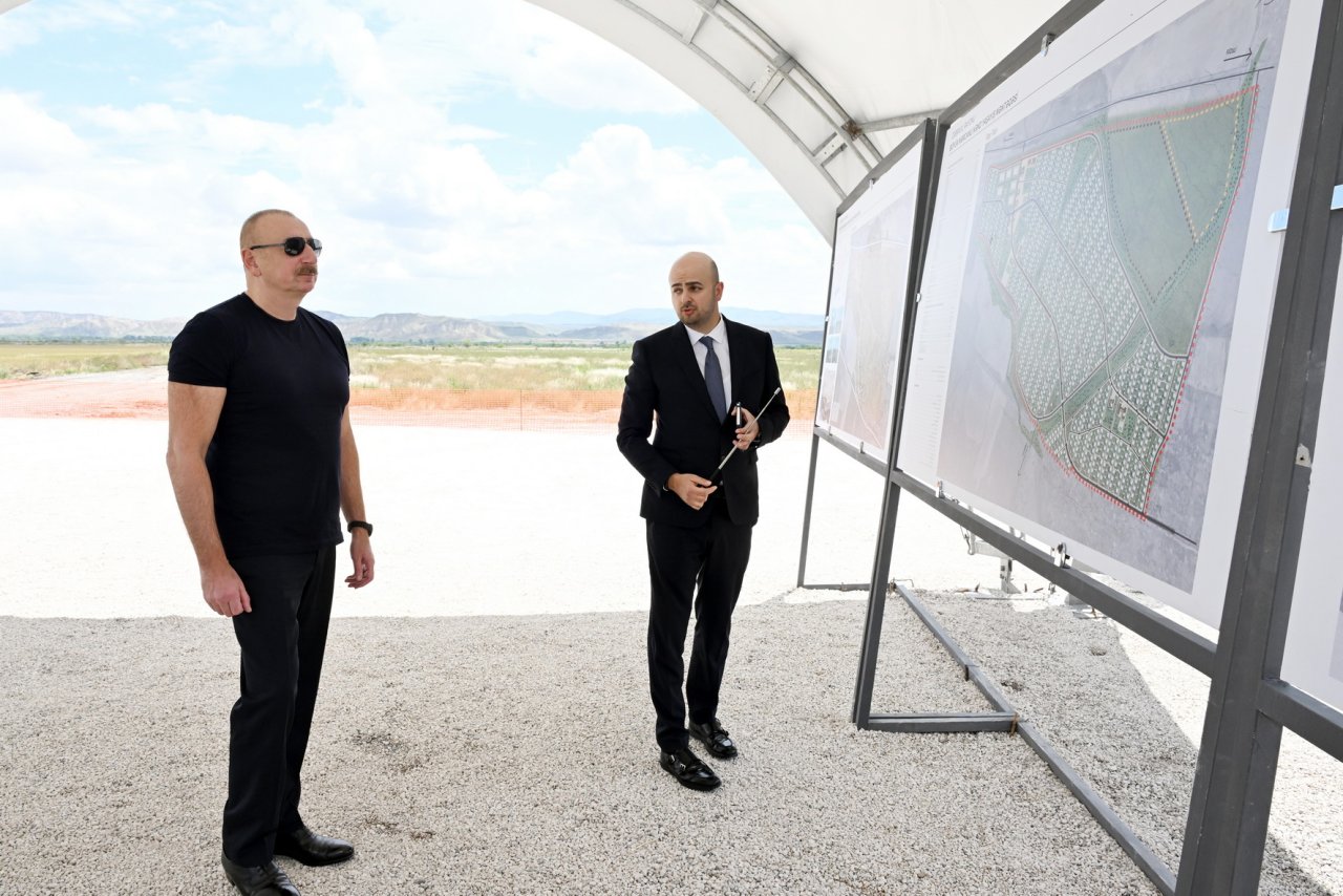 Prezident İlham Əliyev Böyük Mərcanlı kəndinin təməlini qoyub - FOTO/VİDEO Prezident İlham Əliyev Böyük Mərcanlı kəndinin təməlini qoyub - FOTO/VİDEO