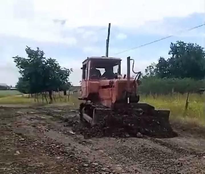 Kənd sakinləri daxili yolu özləri təmir edir - FOTO