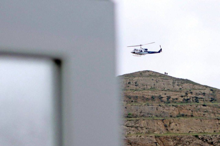 İran prezidentinin helikopterindəki iki sərnişinlə əlaqə YARADILIB? - VİDEO İran prezidentinin helikopterindəki iki sərnişinlə əlaqə YARADILIB? - VİDEO