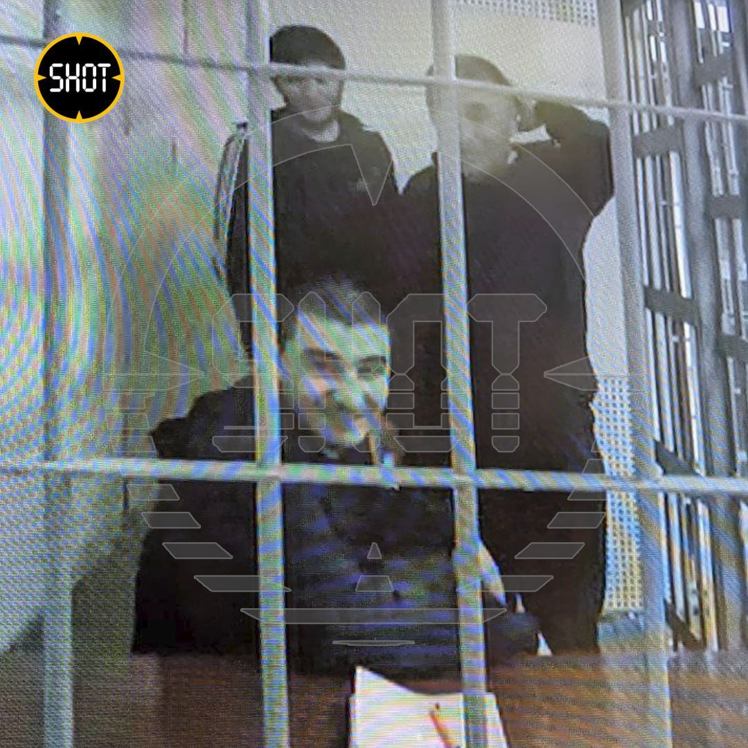 Rusiyada adam öldürməkdə şübhəli bilinən azərbaycanlılar məhkəmədə güldülər – VİDEO  - foto 1