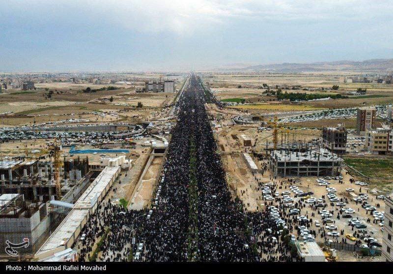 Rəisi və digər rəsmilərin cənazəsi Qum şəhərinə gətirilib, vida mərasimi keçirilir - FOTO/VİDEO - foto 1
