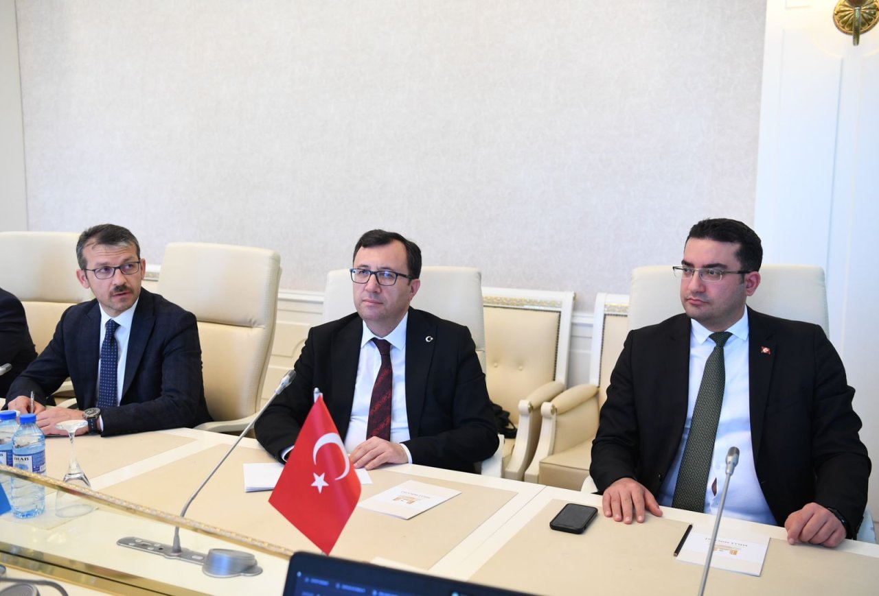 TBMM Baş katibinin müavini Milli Məclisdə bir sıra görüşlər keçirib - FOTO - foto 4