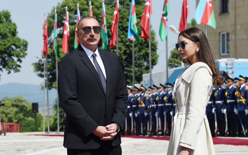 Milli Məclis İlham Əliyevi və Mehriban Əliyevanı TƏBRİK ETDİ 