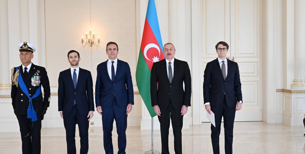 İtaliyanın yeni səfiri Prezidentin qəbulunda – FOTO İtaliyanın yeni səfiri Prezidentin qəbulunda – FOTO