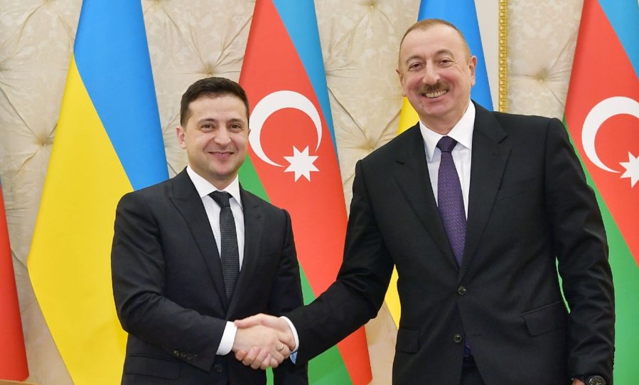 Volodimir Zelenski İlham Əliyevi TƏBRİK ETDİ