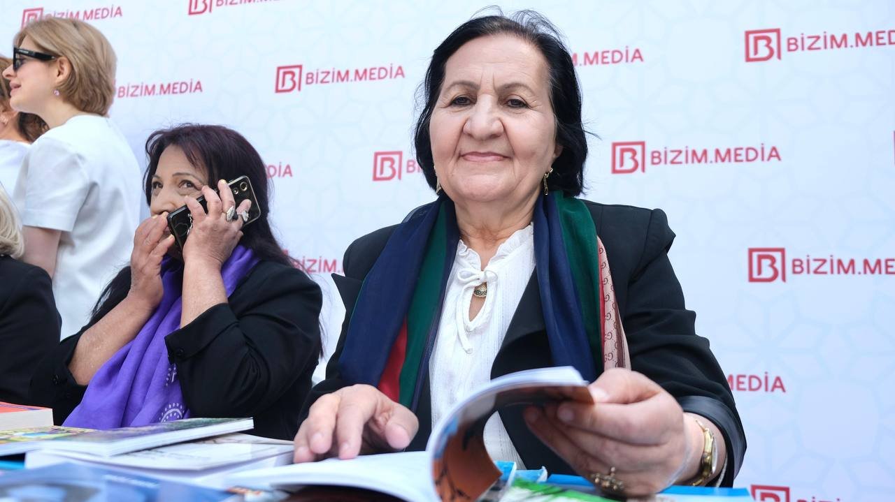 III Türk Dünyası Ədəbiyyat və Kitab Festivalında daha 4 müəllifin imza günü keçirildi – FOTO - foto 3
