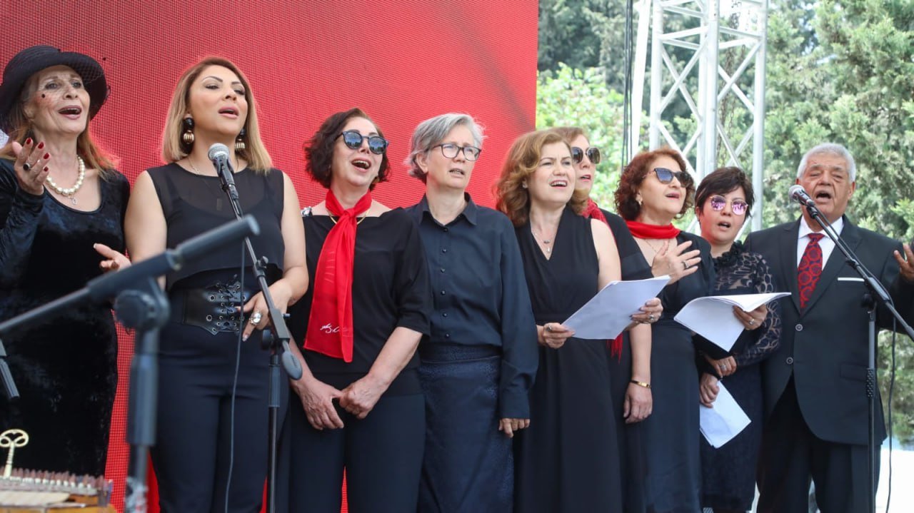 Kitab Festivalında türkiyəli yazarlar Azərbaycan mahnılarını İFA EDİBLƏR – FOTO/VİDEO - foto 1