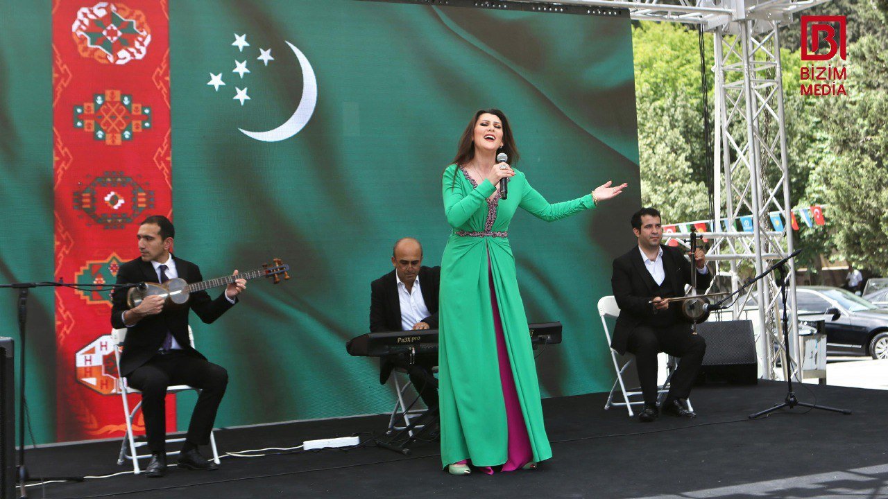 Gülyanaq Məmmədova Kitab Festivalında ÇIXIŞ edib – FOTO/VİDEO - foto 1