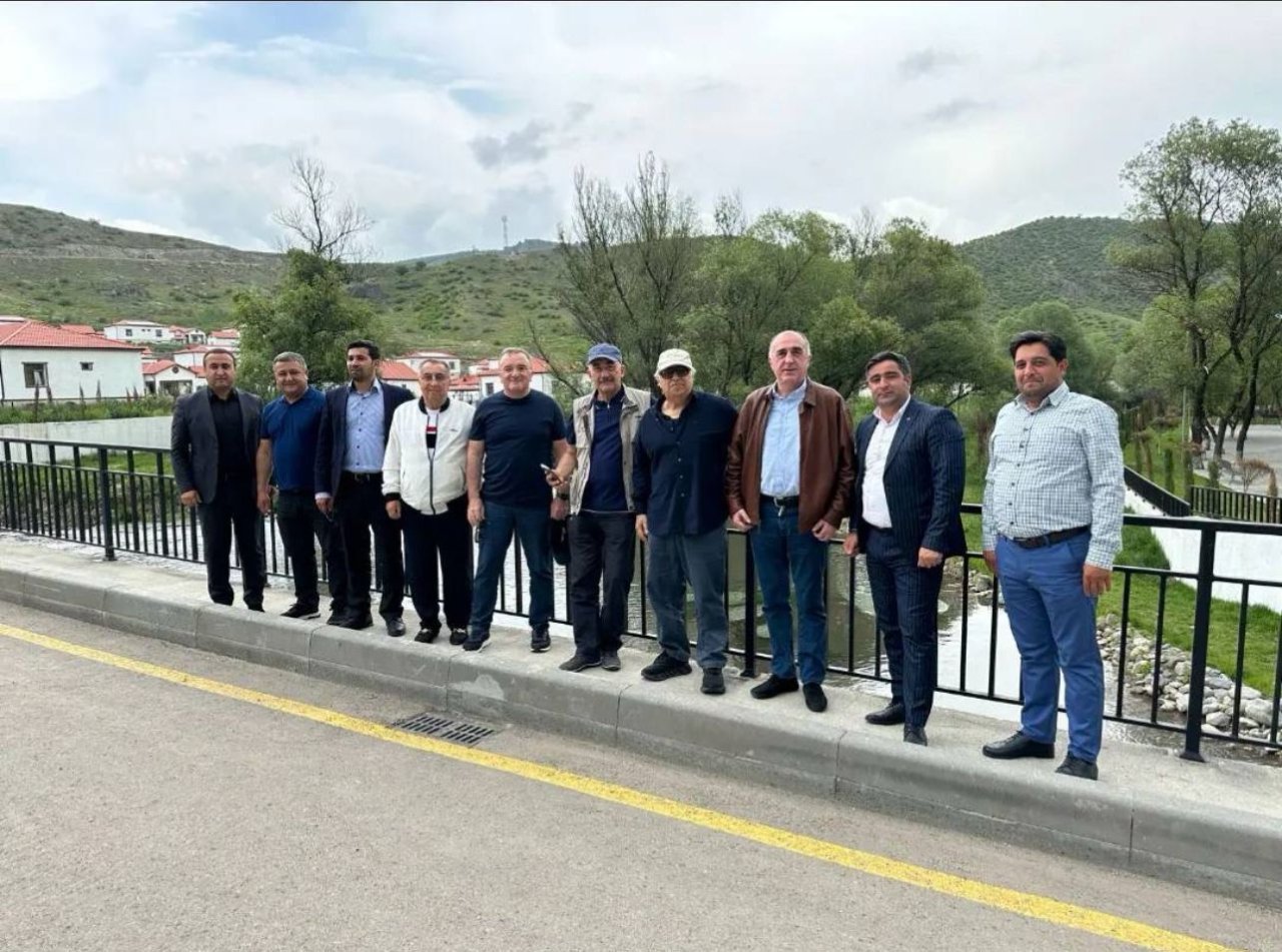Elmar Məmmədyarovla türkiyəli qonaq arasında Şuşada MARAQLI DİALOQ: “Mən tarixdə qalmışam” - FOTO/VİDEO - foto 2