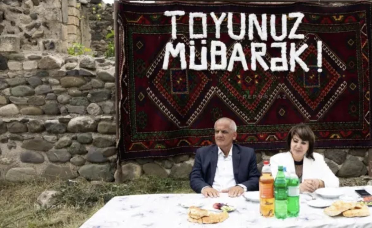 Xocalıda yarımçıq qalan toy 32 il sonra yenidən çalındı: Xocalıda yarımçıq qalan toy 32 il sonra yenidən çalındı: